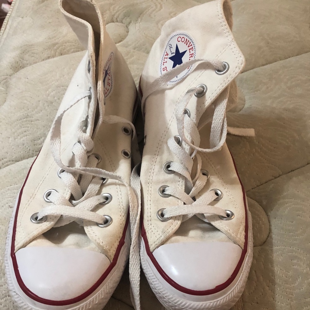 Chuck Taylor White high top converse shoes
